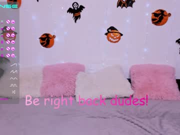 webcam girl emmika_ image #365608