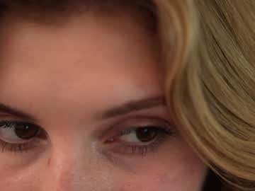 webcam girl refined_style image #7713912