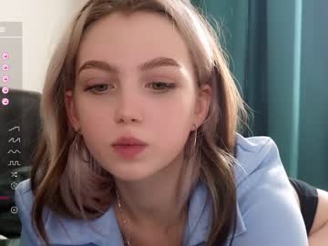 webcam girl small_blondee image #5327394