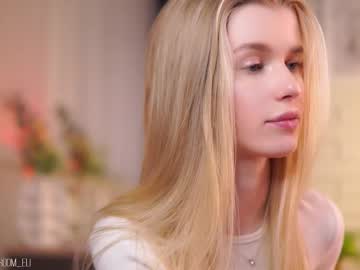 webcam girl brave_journey image #9461202