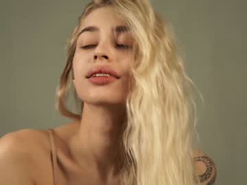 webcam girl cuteelsa_ image #4832229