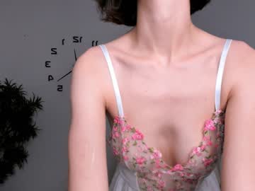 webcam girl lauratanguy image #8126537