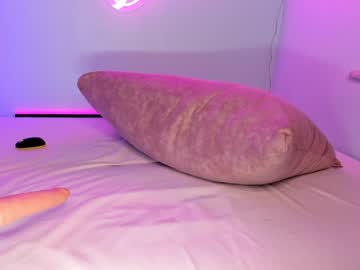 webcam girl queenieandliam image #3349752