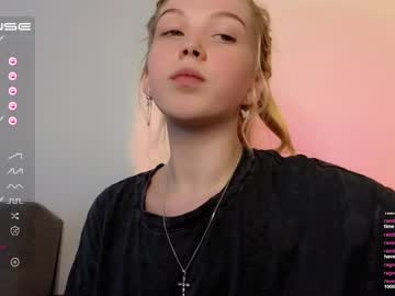 webcam girl small_blondee image #4497018