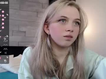 webcam girl small_blondee image #1620832
