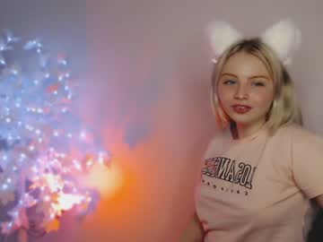 webcam girl shy_blondiee image #3720904