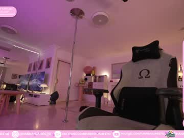 webcam girl hannahjames710 image #3896808