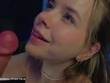 webcam girl milly_shy image #9319672