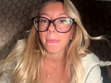 webcam girl carooob image #8694714