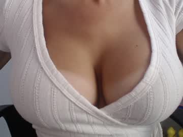 webcam girl eat_mee_out image #2521586