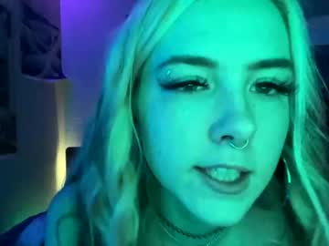 webcam girl shiestykat999 image #7256892