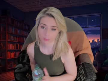 webcam girl kimilee22 image #5496000
