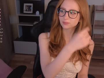 webcam girl plastic_beach image #6724756