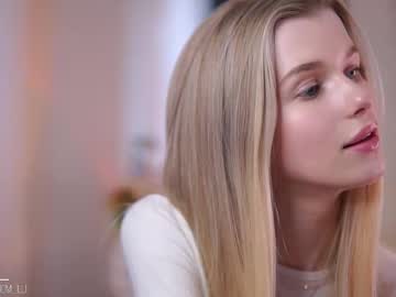 webcam girl brave_journey image #9528003