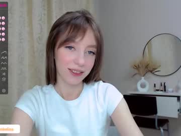 webcam girl shy_thumbelina image #3068662