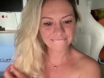 webcam girl kiradivine image #5025531