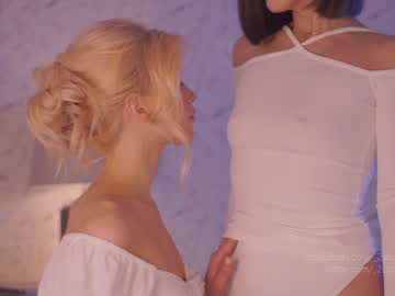 webcam girl _2strangers image #3076443