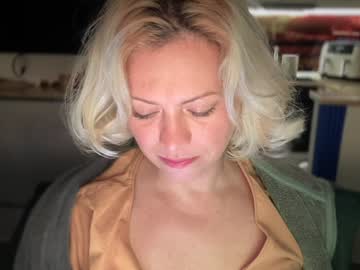 webcam girl kiradivine image #9368266