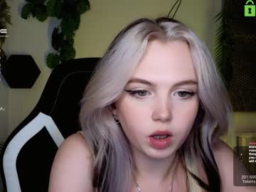 webcam girl small_blondee image #4817477