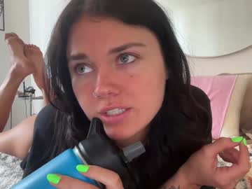 webcam girl queencassidyy image #9426769
