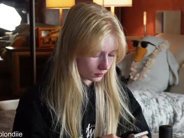 webcam girl bestblondiiecb image #7620239