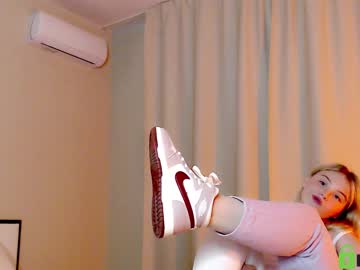 webcam girl shy_blondiee image #3663163