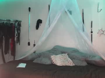 webcam couple jinxy_moans image #6483543