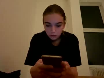 webcam girl lilfrooti0 image #6186275