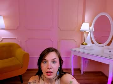 webcam girl _levitation_ image #2736138