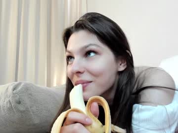 webcam girl peek_in_my_window image #7085617