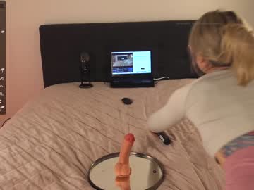 webcam girl blondehottiekerry image #4125647