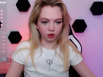 webcam girl small_blondee image #3918398