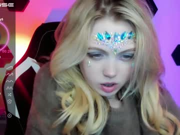 webcam girl small_blondee image #3965352
