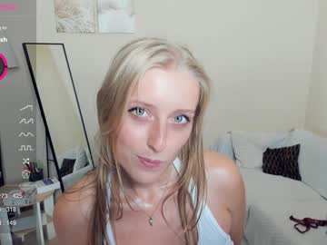 webcam girl mindinclouds image #7783253