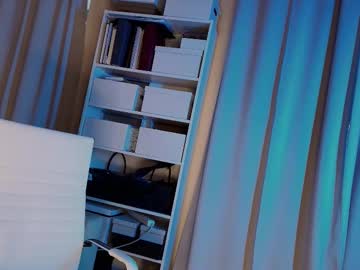 webcam girl hollyextra image #8915648