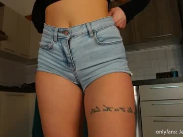 webcam girl therealbonnieclydex image #3984921