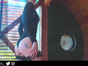 webcam girl lit1le_kitty_ image #2939576