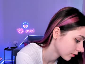 webcam girl ainamil image #4174497