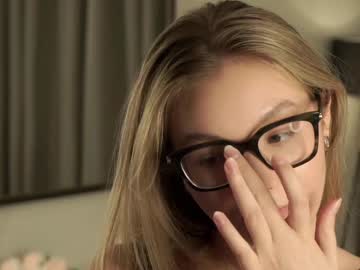 webcam girl gillianelletson image #8417749
