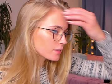 webcam girl linellali image #2645164