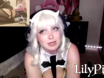 webcam girl lilypixel image #2446026