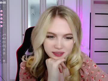 webcam girl small_blondee image #3805827