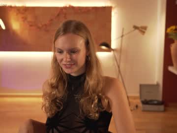 webcam girl chillwithkira image #2789325