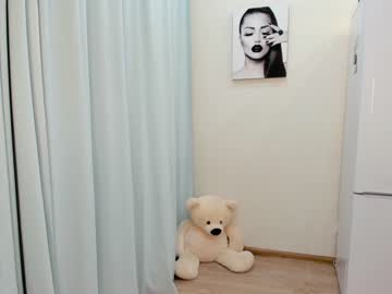 webcam girl yana_squrel_22 image #2979386