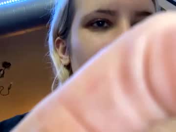 webcam girl blueeyez_whitedragon image #2471777