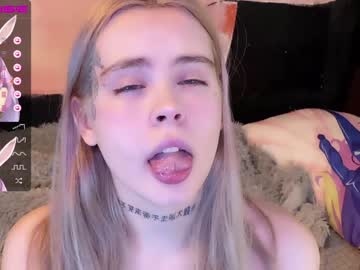 webcam girl nyakawaii69 image #3718790