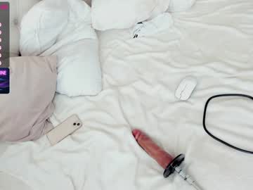 webcam girl lil_angell_ image #2137675