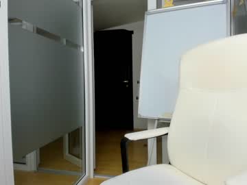 webcam girl ingridblondy94 image #3201598
