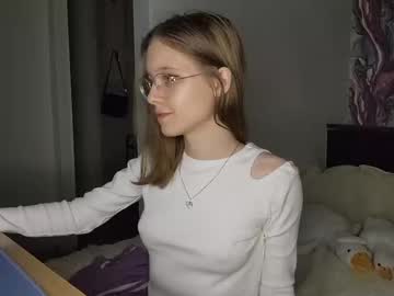 webcam girl lowress image #8969487