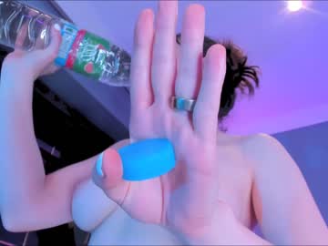 webcam girl littlee33 image #4457458